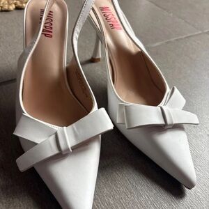 Chic White Bow Heels by Muscap